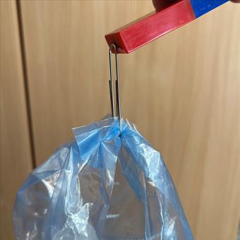 Pole magnet holding bag