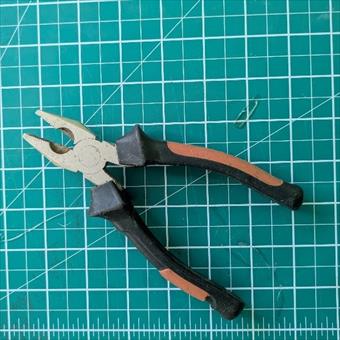Pliers