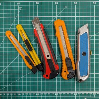 different craft knives